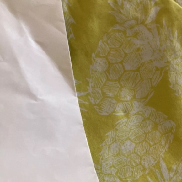 Women's Old Navy yellow green with white pineapple print chino shorts size 8 - Picture 9 of 9